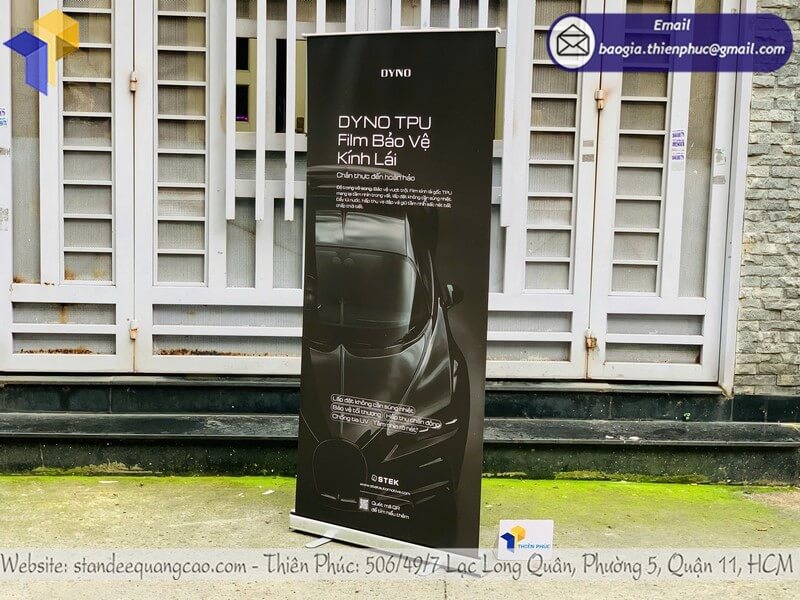 Giá mẫu standee kéo cuốn nhôm quảng cáo di động rẻ chuẩn chỉnh chuỗi thương hiệu