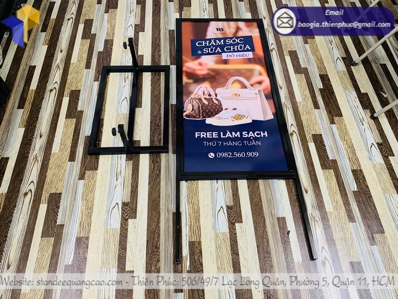 bảng báo giá standee khung sắt 2 mặt TPHCM