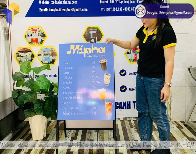 Bảng chữ A có tay xách giá rẻ