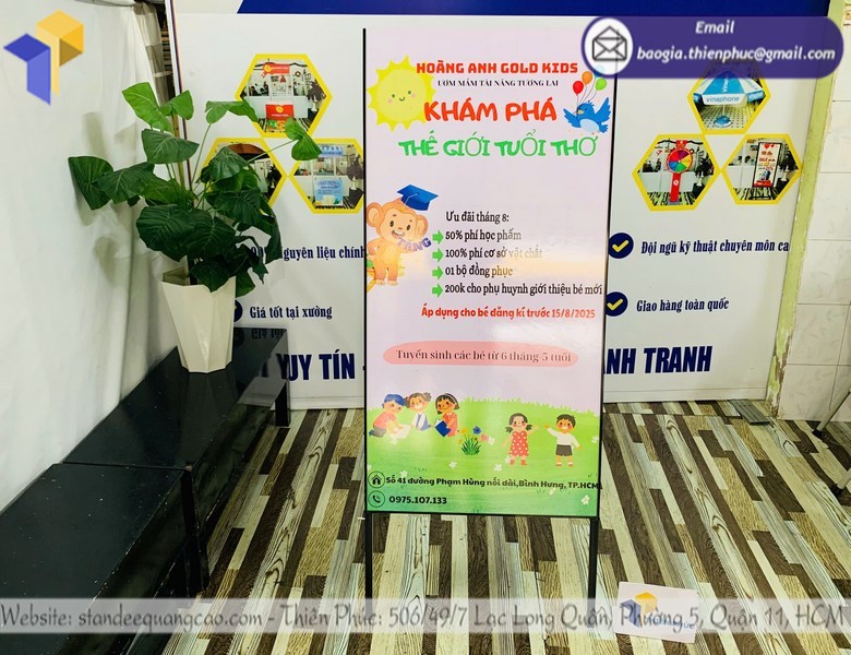 Bảng chữ A dựng ngoài trời quảng cáo khuyến mãi cho truong mam non