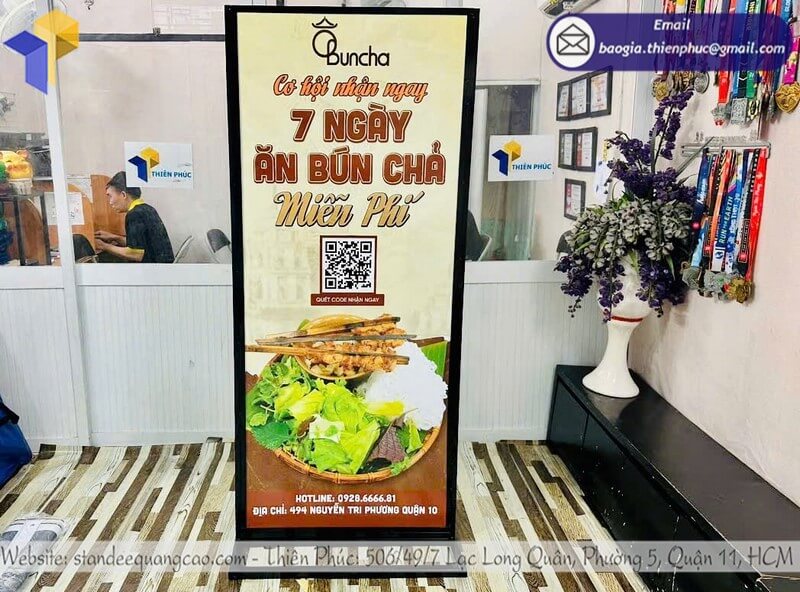 bảng giá standee 2 mặt đứng
