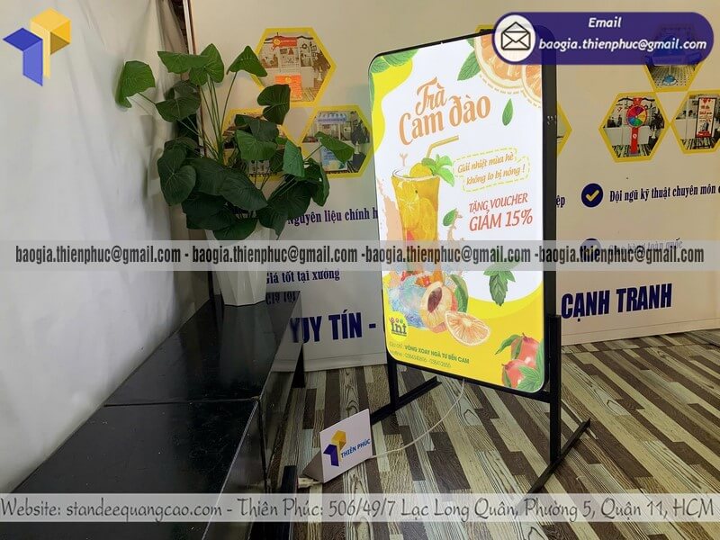 Bảng hiệu hộp đèn mica quảng cáo đứng trên vỉa hè cho cafe nhà hàng giá ưu đãi