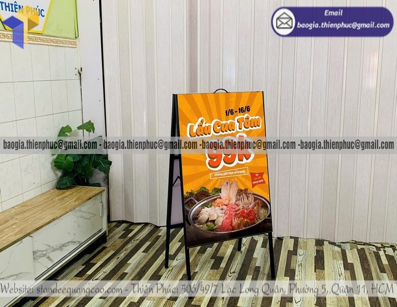 Bảng quảng cáo chữ A chân sắt in hình đặt vỉa hè ngành nghề muốn tăng doanh số nhanh