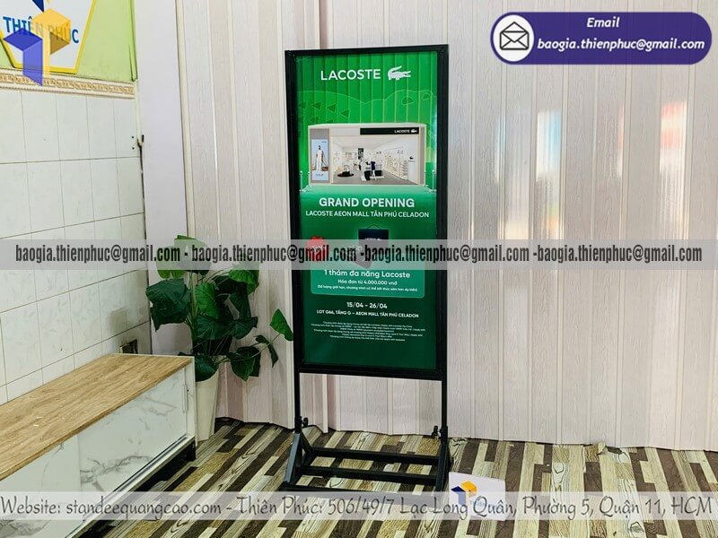 Bảng quảng cáo hai mặt đứng khung sắt để ngoài trời