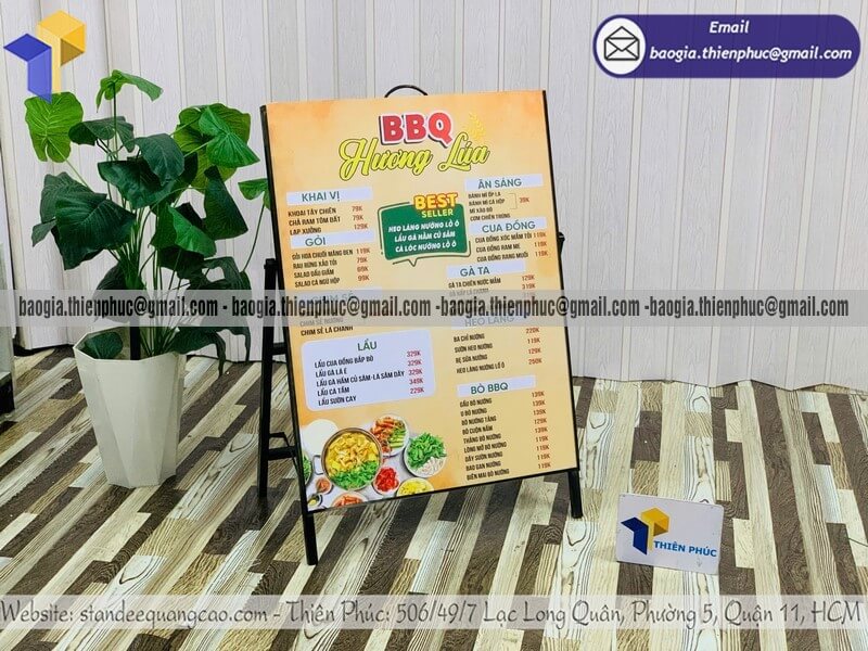 Bảng quảng cáo in một mặt chân sắt di động ngoài trời xưởng uy tín HCM báo giá minh bạch