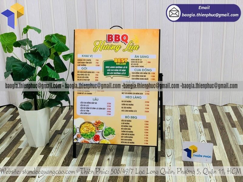 Bảng quảng cáo in một mặt chân sắt di động ngoài trời