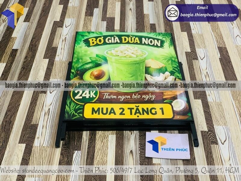 Bảng standee A chân sắt 1 mặt quảng cáo in decal bán tận xưởng toàn quốc gia công sản phẩm mới