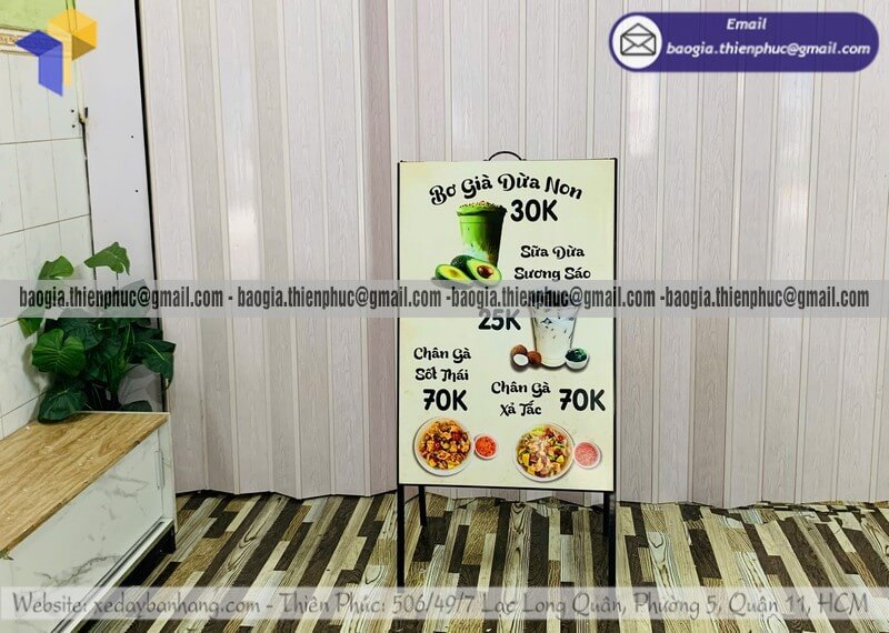 Bảng standee A in menu 2 mặt chân sắt để ngoài trời Bảng standee A in menu 2 mặt chân sắt để ngoài trời