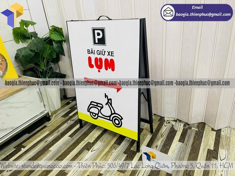 Bảng standee A khung sắt gấp gọn đặt ngoài trời không sợ gió mua