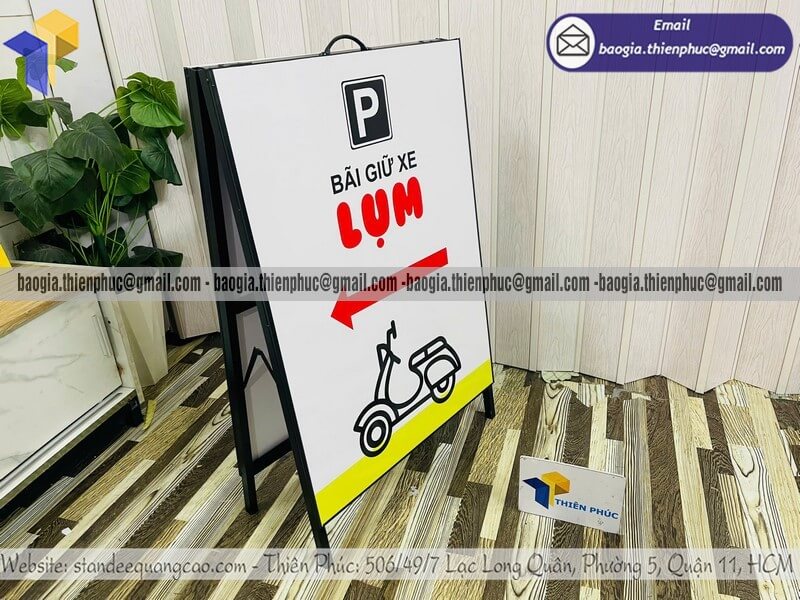 Bảng standee A khung sắt gấp gọn đặt ngoài trời hot sale toàn quốc