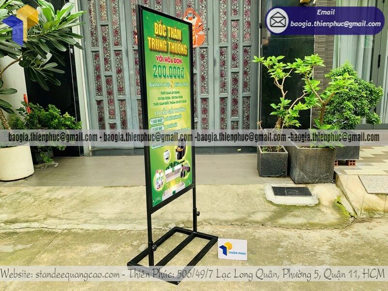 Bảng standee bằng sắt in 2 mặt đứng để trên vỉa hè giá rẻ quảng cáo đặt trước cửa hàng thu hút khách