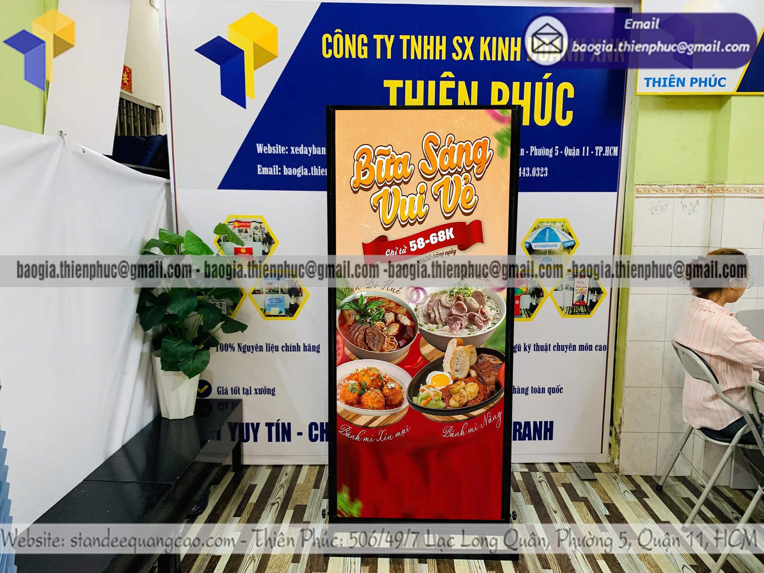 Bảng standee khung sắt đứng cỡ lớn in hình 2 mặt