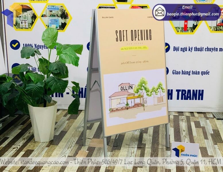 Bảng standee quảng cáo chữ A ngoài trời đại diện thương hiệu