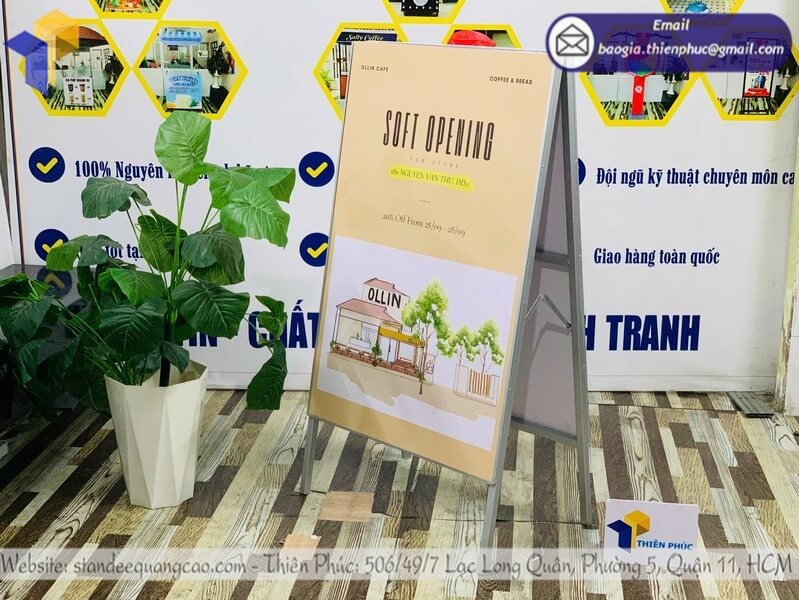Bảng standee quảng cáo chữ A ngoài trời sự kiện doanh nghiệp