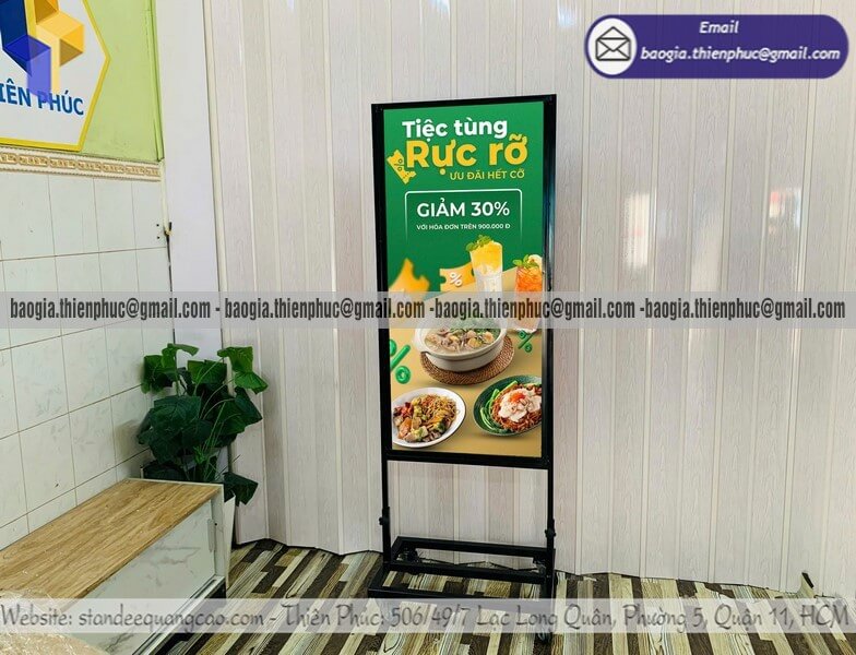 Báo giá bảng hiệu đứng trên vỉa hè 2 mặt cho quán ăn đông khách khu phố ẩm thực