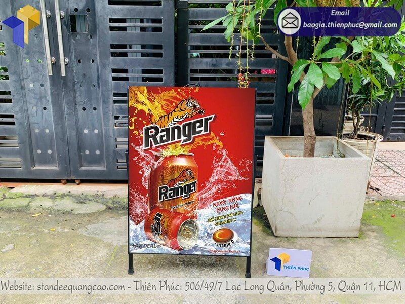 Báo giá bảng standee 1 mặt di động ngoài trời thay poster nhanh