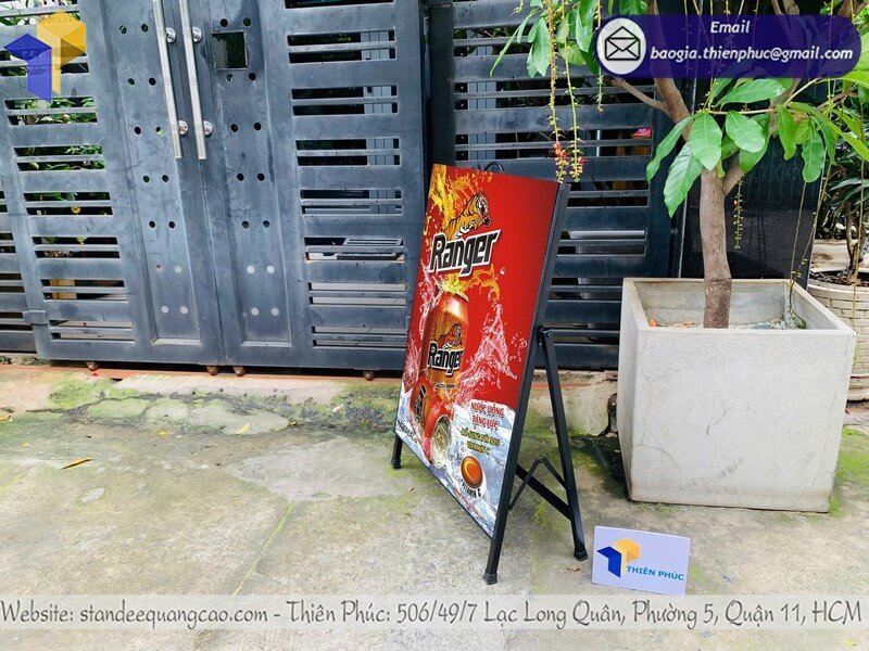 Báo giá bảng standee 1 mặt di động ngoài trời tiện lợi, hiện đại