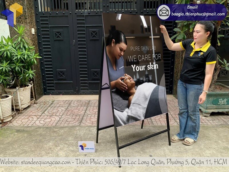 Báo giá bảng standee chữ A in 2 mặt cho cửa hàng tăng doanh số