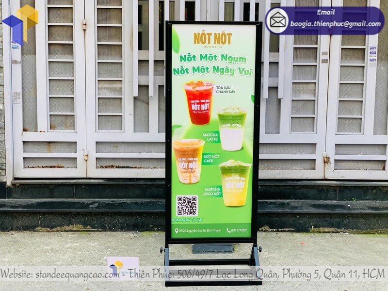 Báo giá bảng standee đứng 2 mặt giá rẻ cho cửa hàng