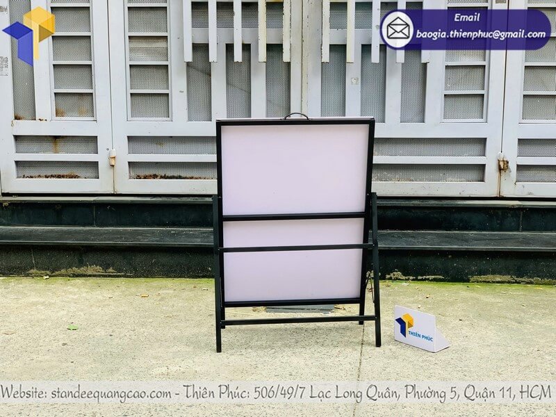 Báo giá bảng standee in 1 mặt cho cửa hàng gia công theo yêu cầu