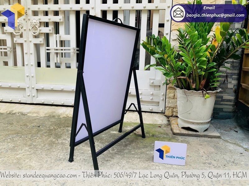 Báo giá bảng standee in 1 mặt quảng cáo độc đáo, hiệu quả