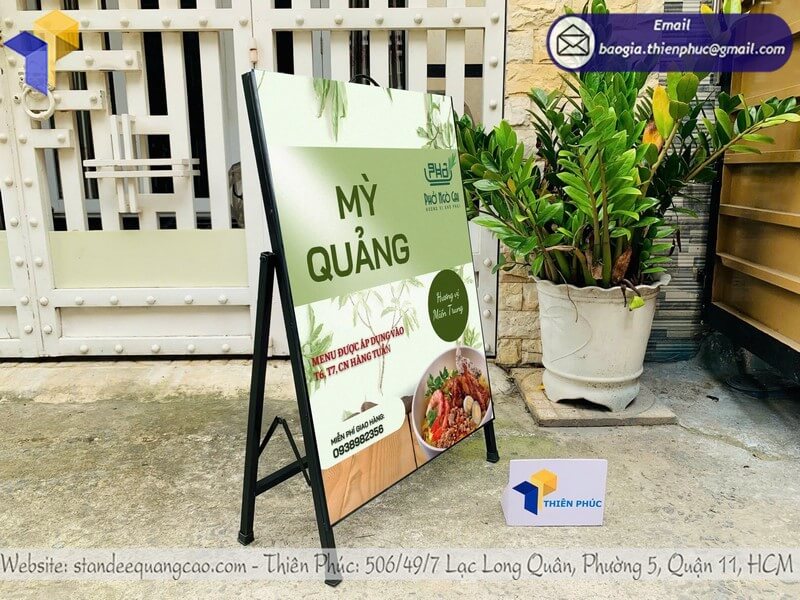 Báo giá bảng standee in 1 mặt quảng cáo, linh hoạt tại xưởng