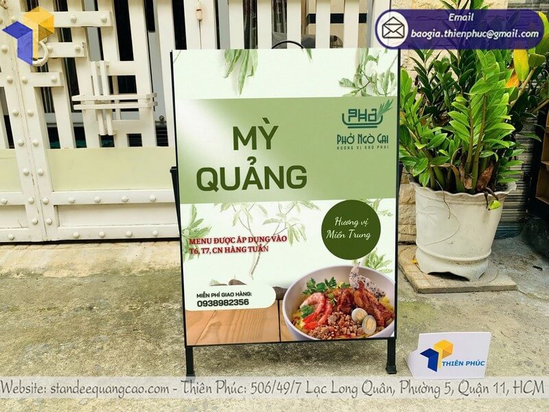 Báo giá bảng standee in 1 mặt quảng cáo đẳng cấp, hiện đại