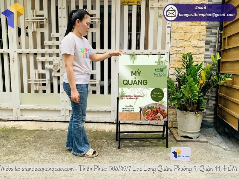 Báo giá bảng standee in 1 mặt quảng cáo