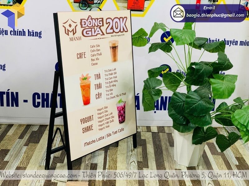 Báo giá standee 1 mặt xếp gọn lắp đặt , tăng hiệu quả bán hàng