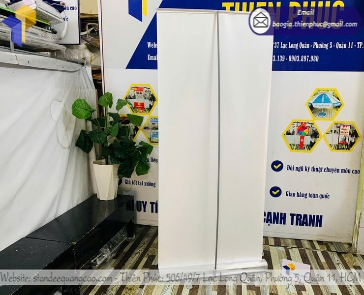 Báo giá Standee banner dựng cuốn nhôm quảng cáo di động rẻ đặt nhanh cho cửa hàng