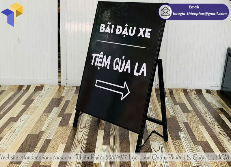 báo giá standee quảng cáo chân xếp HCM