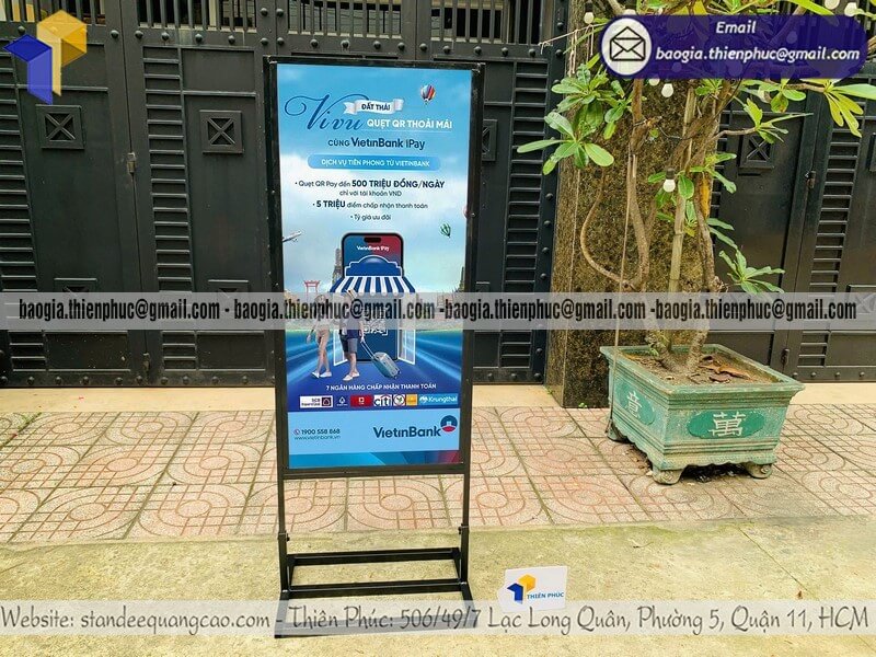 Báo giá standee đứng in 2 mặt ngoài trời chắn gió có hóa đơn VAT