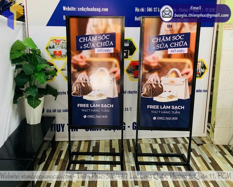 báo giá standee khung sắt 2 mặt