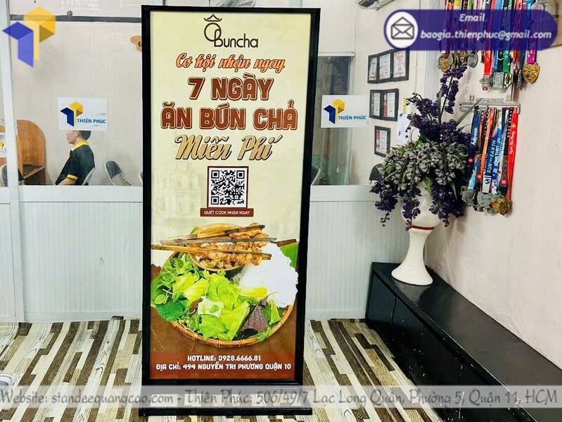 báo giá standee sắt 2 mặt Hà Nội