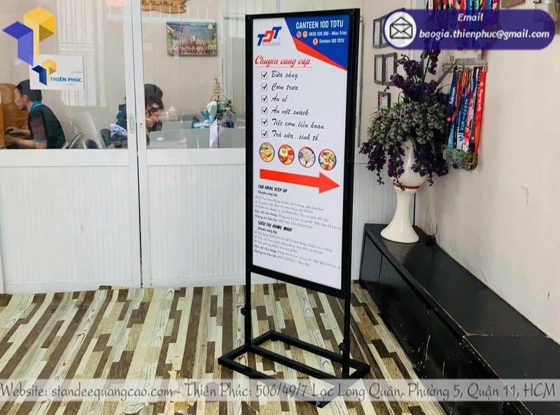 báo giá standee khung sắt 2 mặt đứng TPHCM