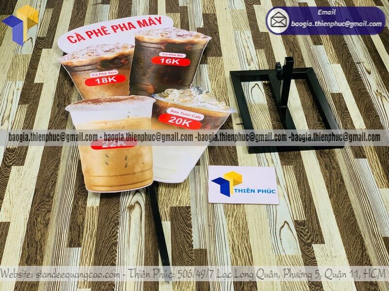 Báo giá standee mockup ly cafe 3D cho quán cafe gia công quảng cáo điểm bán