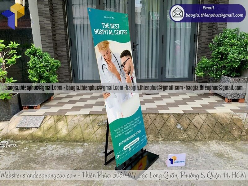 Báo giá standee quảng cáo 1 mặt treo banner cho sự kiện bán toàn quốc cho sự kiện