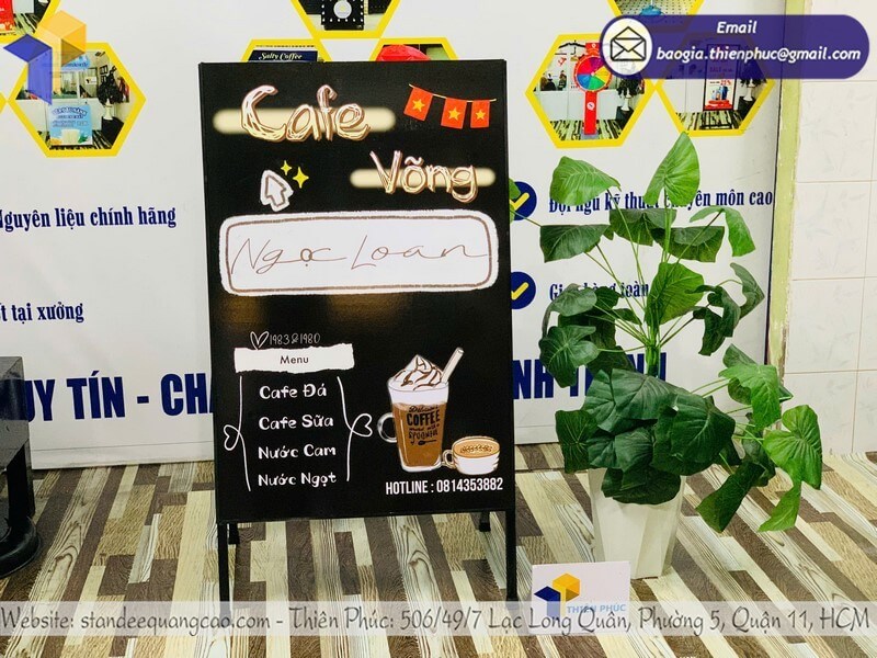 Báo giá standee quảng cáo chữ A 2 mặt đẹp
