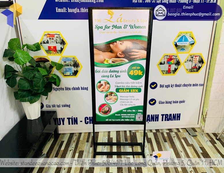 báo giá standee sắt 2 mặt