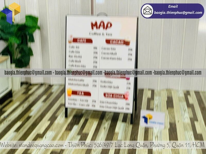 Biển hiệu chữ A khung sắt in hai mặt trên hè phố theo yêu cầu đối tượng đa năng