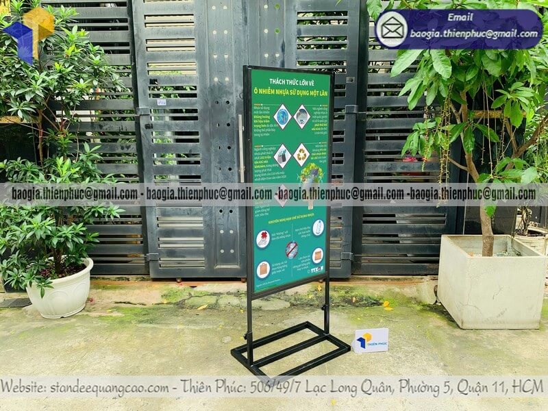 Biển hiệu đứng bằng khung sắt in 2 mặt cho sự kiện cho đại lý phân phối dùng làm bảng chỉ dẫn