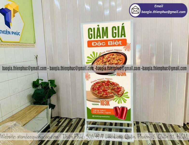 Biển hiệu khung sắt di động bán hàng ngoài phố