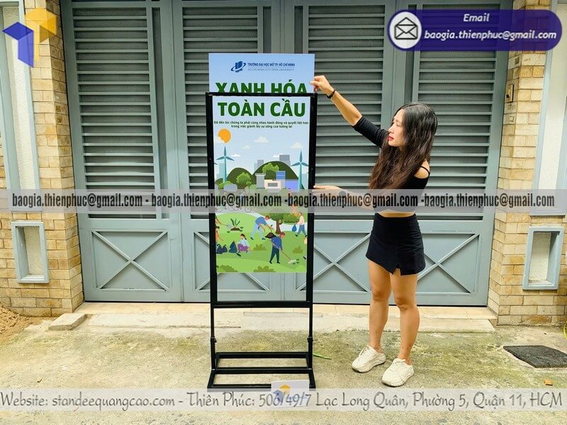 Biển quảng cáo đứng 2 mặt bằng sắt chịu gió ngoài trời cho cửa hàng mini và trung bình