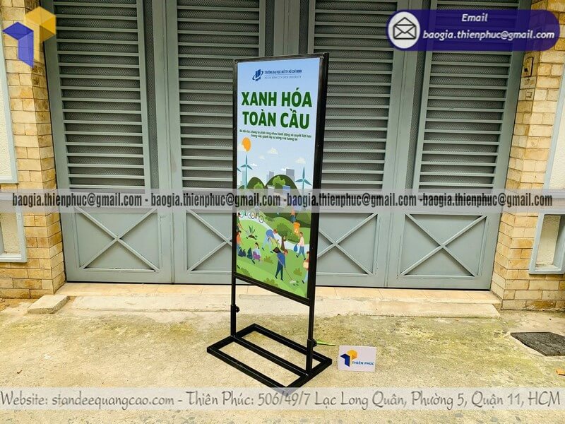 Biển quảng cáo đứng 2 mặt bằng sắt chịu gió ngoài trời xưởng sản xuất TPHCM