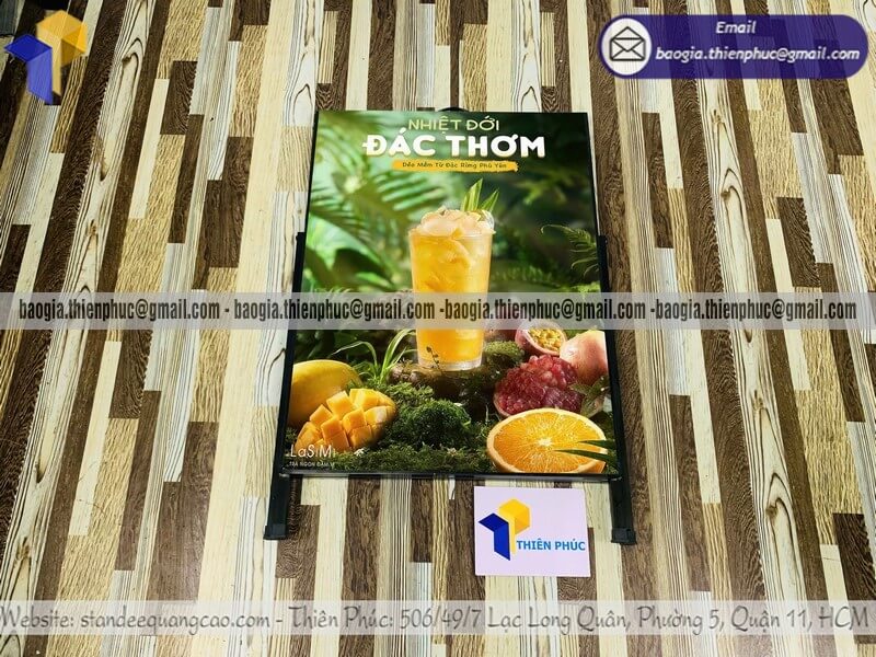 Biển quảng cáo đứng khung sắt 1 mặt xếp gọn giá bình dân cho nhà hàng