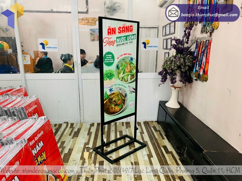 Standee quảng cáo quán ăn đẹp