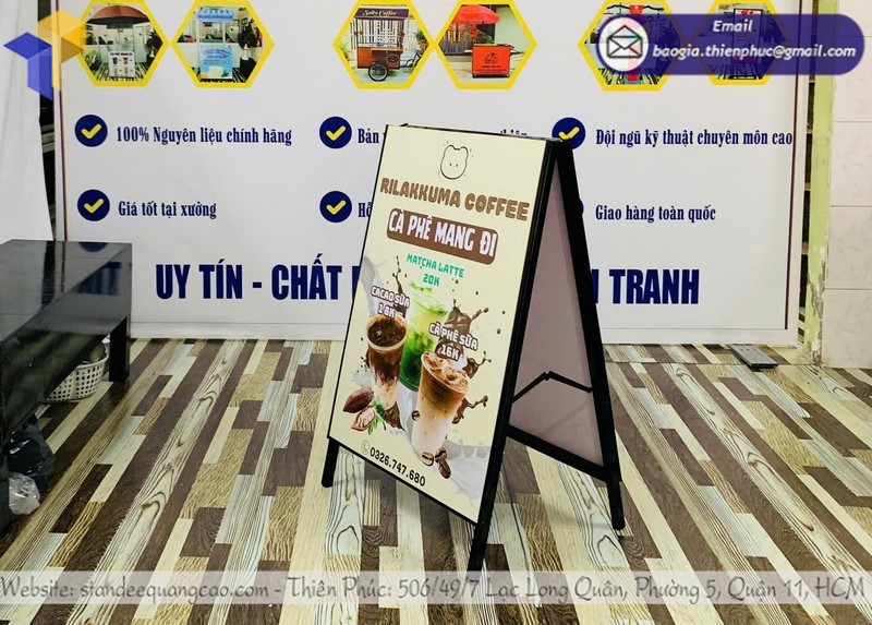 cung cấp standee gấp gọn chữ A