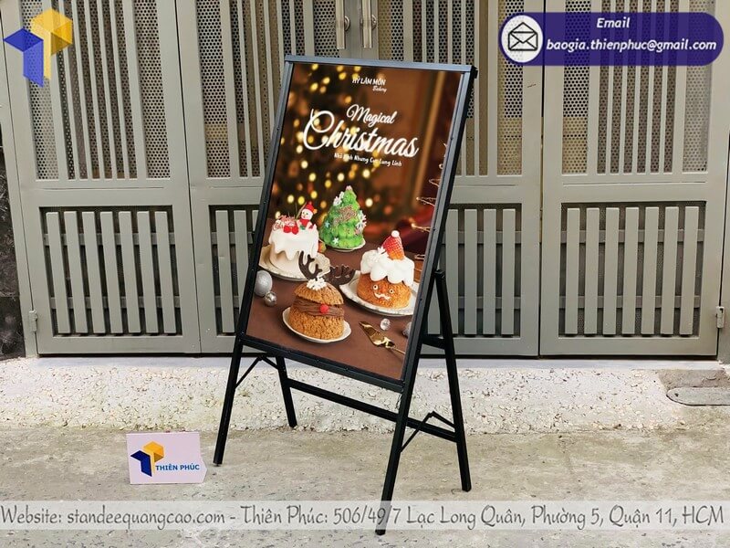 Đặt in bảng standee 1 mặt quảng cáo cho sự kiện giới thiệu sản phẩm