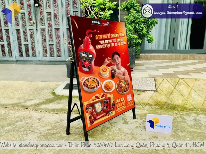 Đặt in standee 1 mặt nhanh, đặt số lượng lớn giá ưu đãi