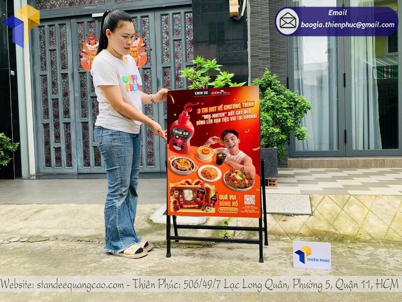 Đặt in standee 1 mặt nhanh